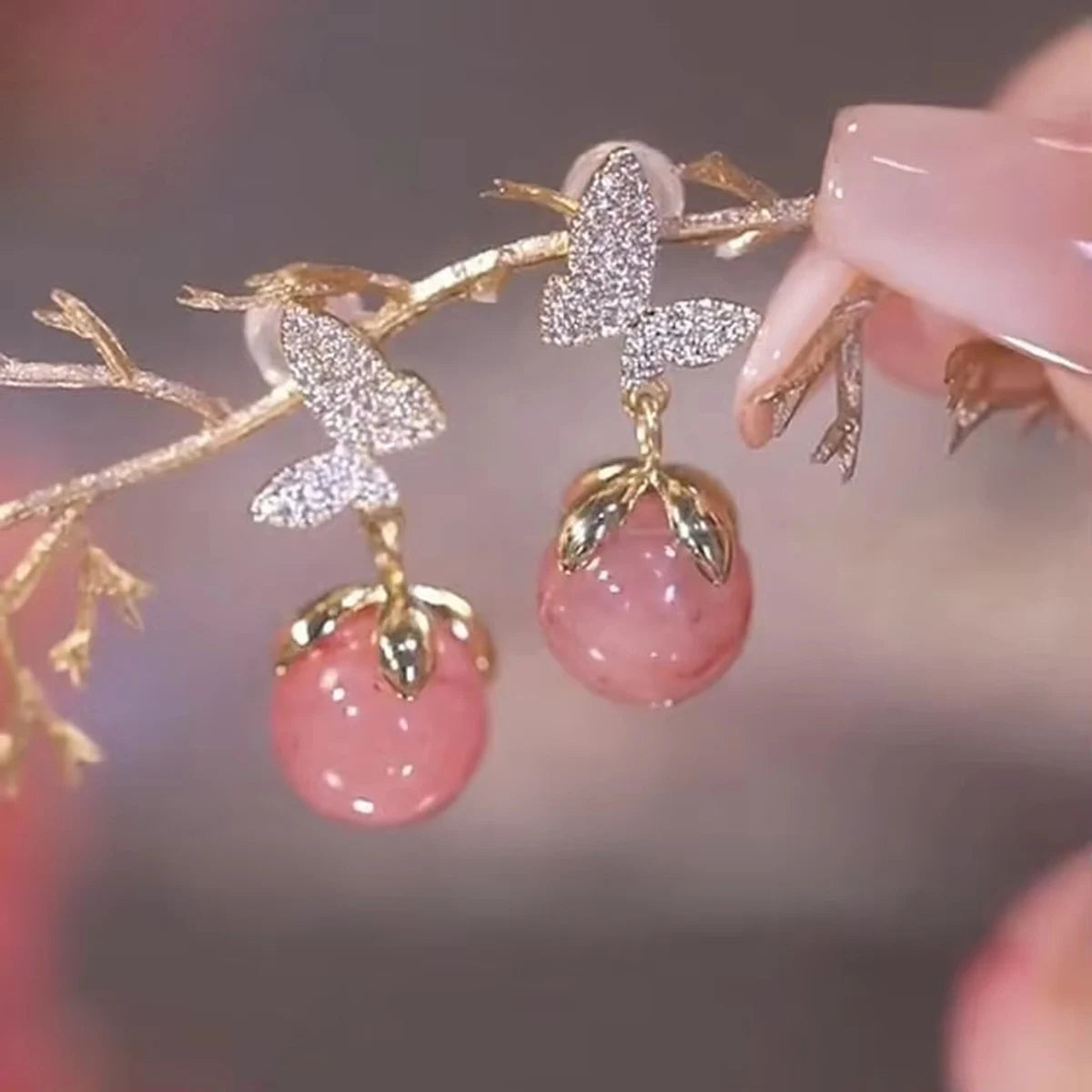 Pendientes coreanos vintage de imitación de perlas y cristal para mujer, joyería de lujo de alta gama, pendientes de circonita con forma de flor, mariposa y hoja
