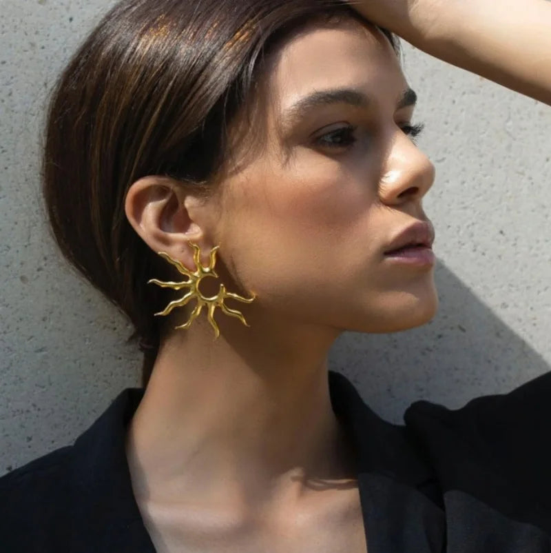 Vintage goldfarbene Blumen-Ohrstecker für Damen, einfache geometrische Statement-Ohrringe, Party-Geschenke, серьги женские