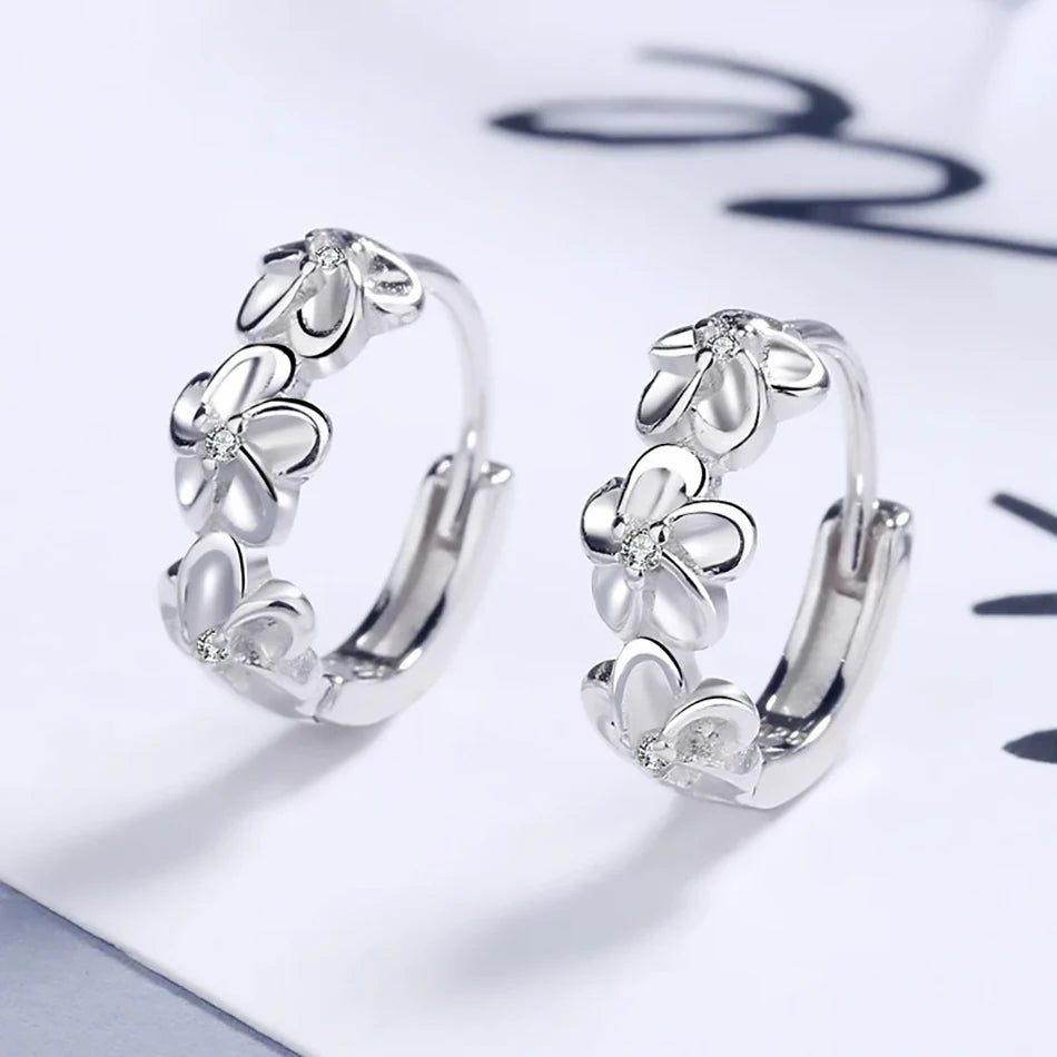 925 Sterling Silber Creolen mit süßem Blumendesign, ideal für den Alltag, Feiertage und Geschenke, im Vintage-Bohemian-Stil