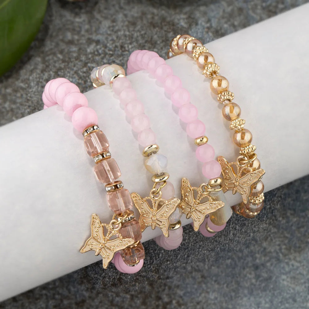 4 Stücke Trendige Schmetterling Perlenarmband Set für Frauen Rosa Acrylperlen Elastische Kette Armreif Weibliche Böhmische Party Schmuck Geschenk
