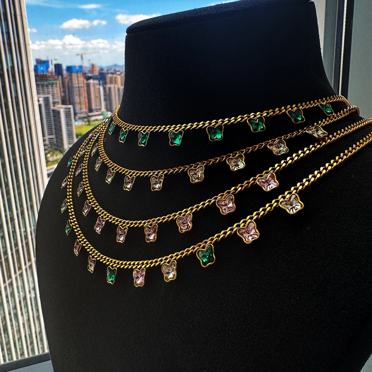 Collares con colgante de mariposa de circonita de lujo para mujer, cadena de acero inoxidable chapado en oro, collar, joyería de boda, novedad de 2025