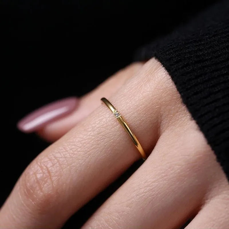 1 mm dünner Edelstahl CZ Inlay Stapelbarer Ring Ehering für Frauen Mädchen Größe 3-10