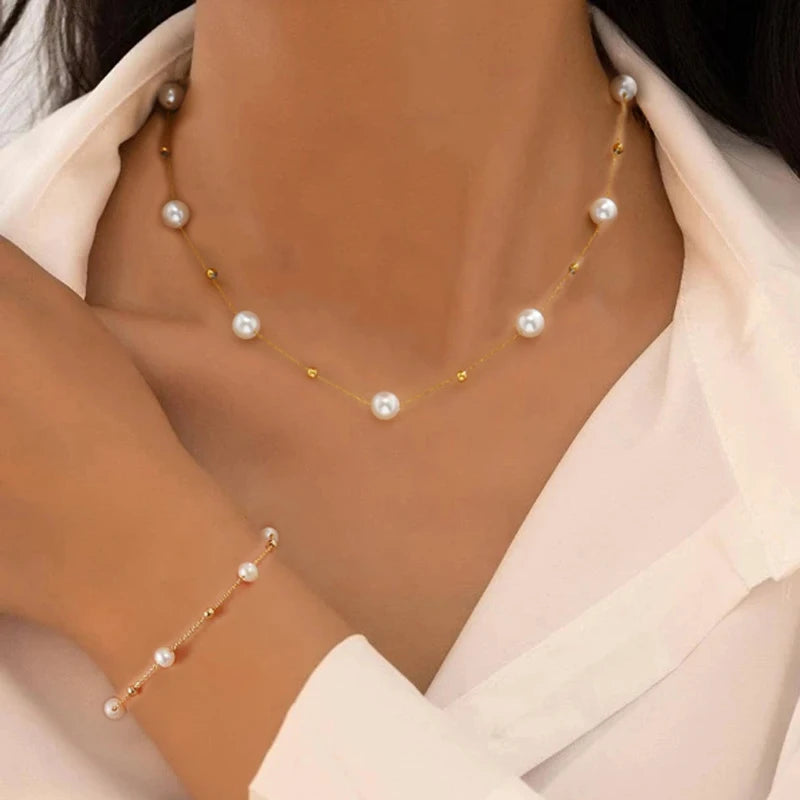 2 Stück Exquisites Goldfarbenes Böhmisches Schmuckset für Frauen Mode Perlenkreuz Anhänger Halskette Armband Set Lässige Schmuckgeschenke