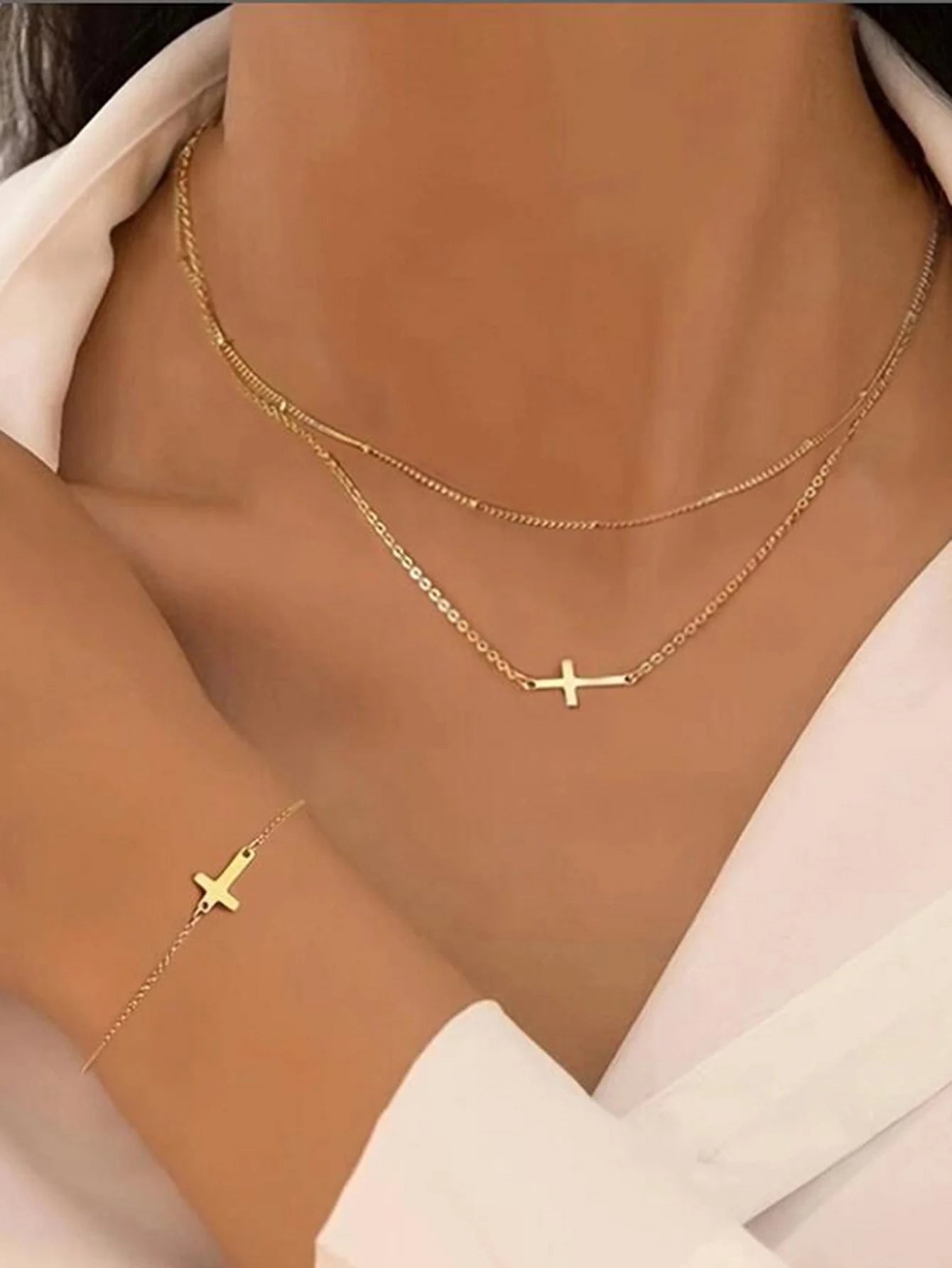 Vintage Goldfarbene Metallkreuz-Anhänger Halskette Armband Schmuckset für Damen Schlichter Minimalistischer Schmuck für den Alltag