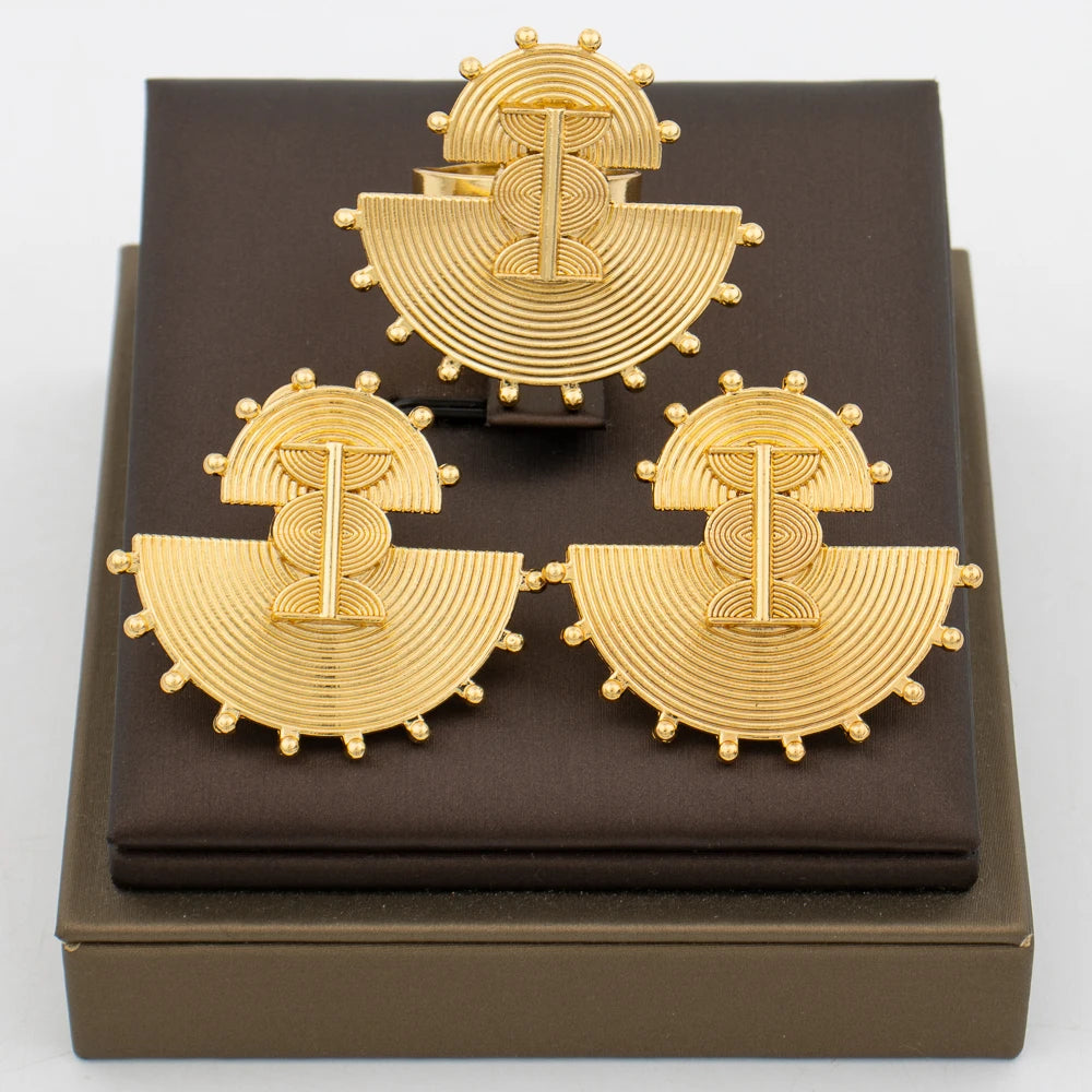Afrikanisches Blumenmuster Ohrringe und Ring Schmuckset 18 Karat vergoldete Clip-Ohrringe und Fingerring Böhmisches Design Schmuckset