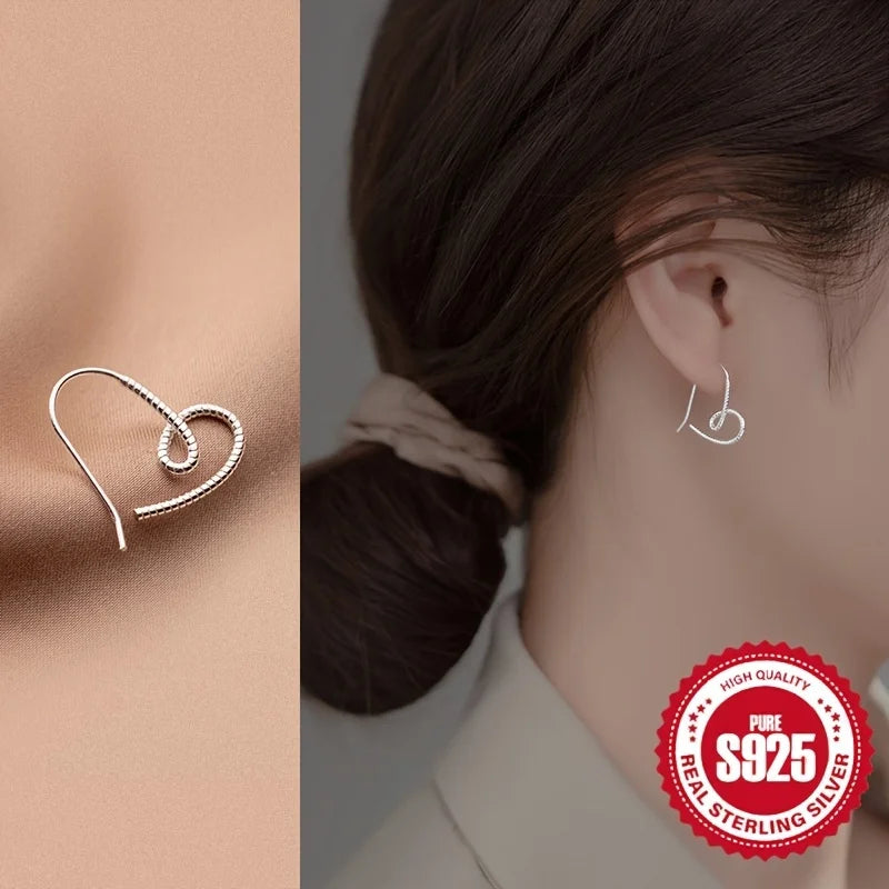 Par de Ganchos de Alambre de Corazón Retorcido Hipoalergénicos 1.41g Plata S925 Adecuado para Uso Diario Regalos de San Valentín y Día de la Madre