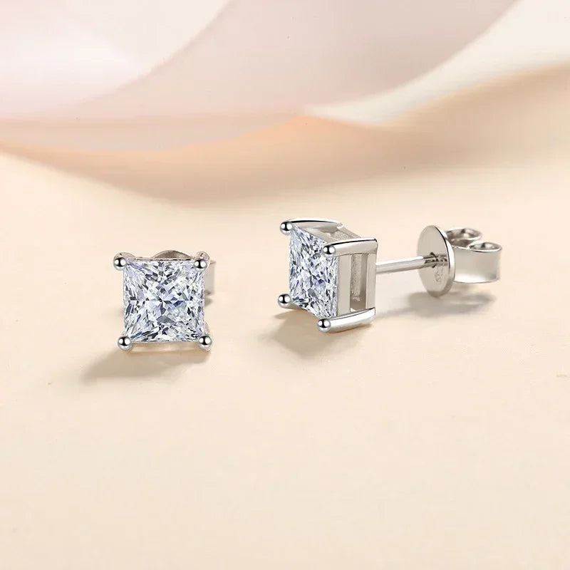 NeeTim 1ct Prinzessin-Schliff Moissanit-Ohrringe für Damen S925 Sterlingsilber mit vergoldeten Ohrsteckern Hochzeit Party Edelschmuck