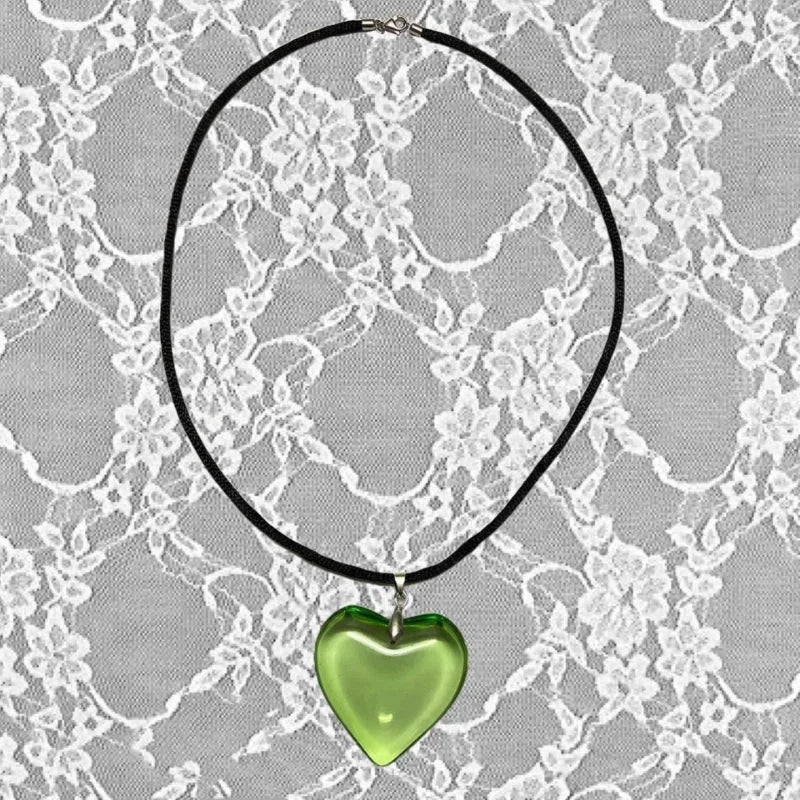 Großer roter Glasherz-Anhänger, schwarze Kordel-Halskette für Frauen, Pink Grün Rot AB Lila Kristallstein, hübscher Y2K Anhänger-Schmuck