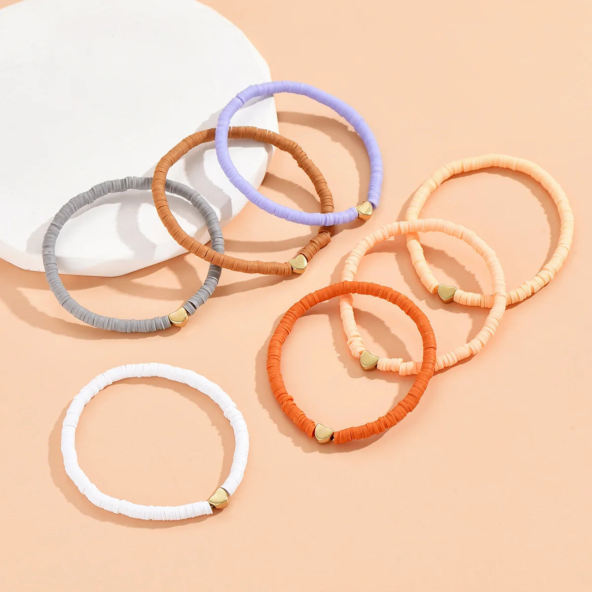 7 Stück buntes Stapel-Fußkettchen-Set für Damen mit Herz-Anhänger, aus weichem Ton, Layering-Fußkettchen, Mädchen, Sommer-Strandschmuck