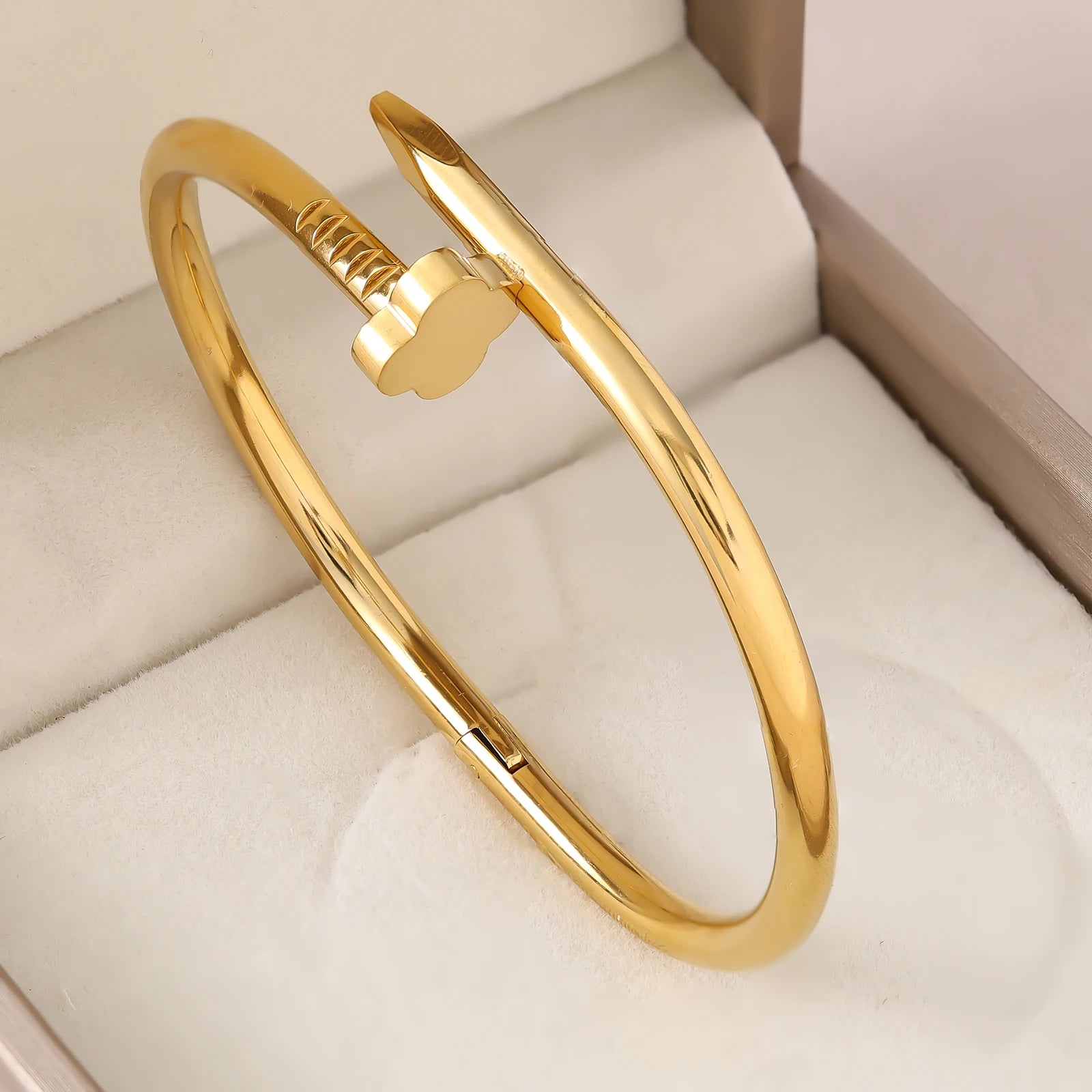 1 Stück 18K vergoldetes stapelbares Edelstahlarmband mit Kette und Kleeblatt-Design, Modischer Stil für Damen, Geeignet für Freizeit