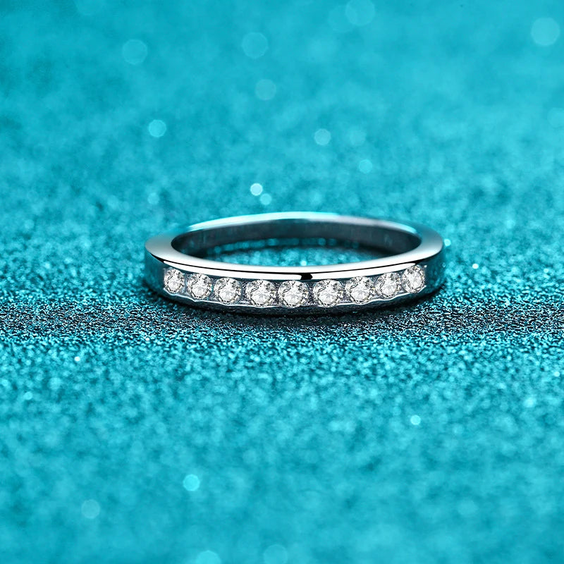 NeeTim 2mm Moissanit Ring für Damen, 925 Sterling Silber Ringe mit Goldbeschichtung, Hochzeitsantrag, Verlobungsring, Band