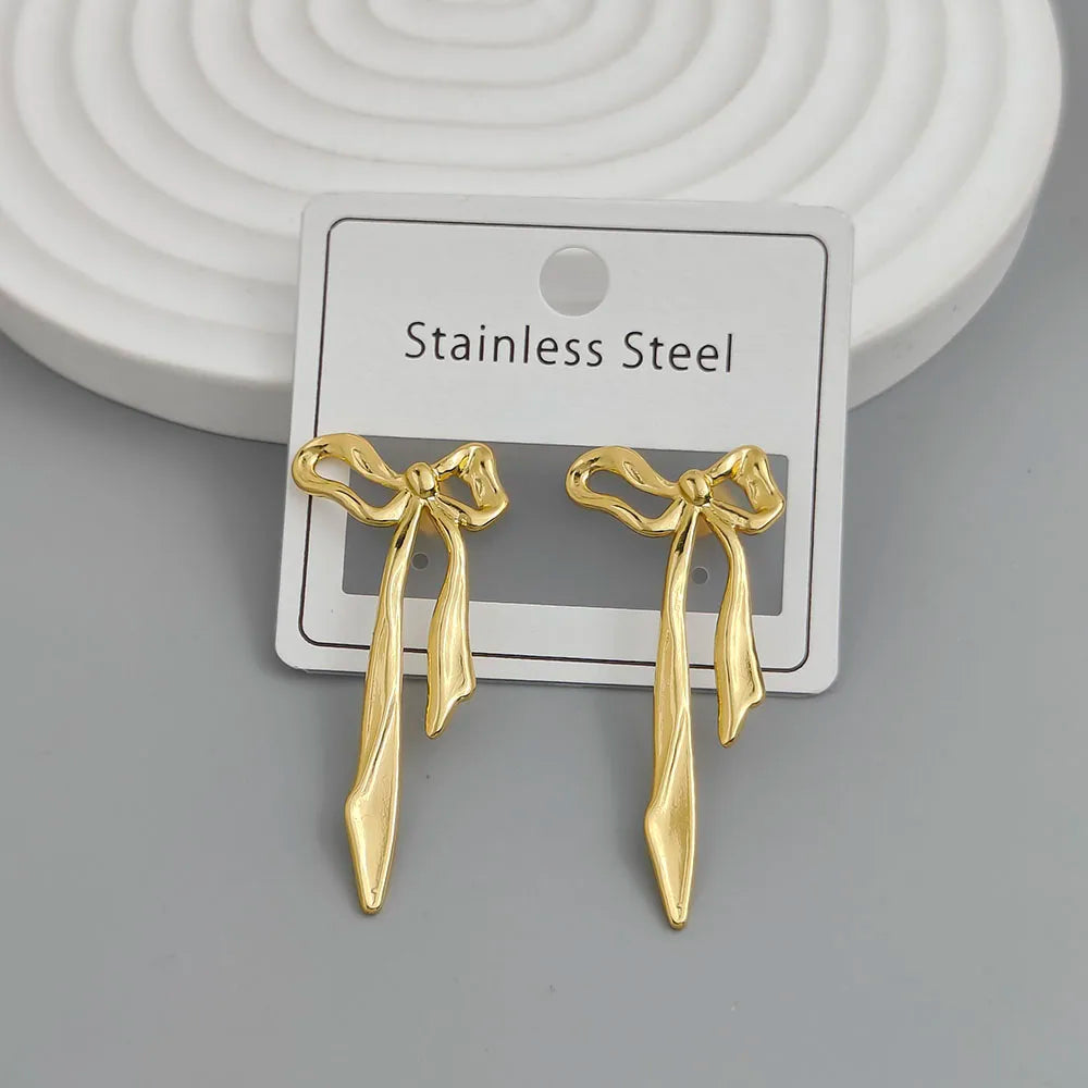 Kreative Heavy-Metal-Ohrringe aus Edelstahl mit fünfeckigem Stern und Blättern, wasserdicht und rostfrei, Partyschmuck für Damen