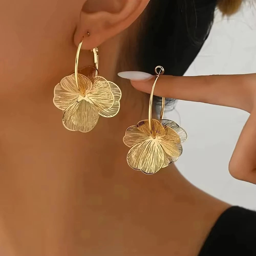Exquisite Schmetterlingsblumen-Anhänger-Ohrringe, goldfarben, Vintage-Ohrringe, Mode, Hochzeitsfeier, Schmuck-Accessoires