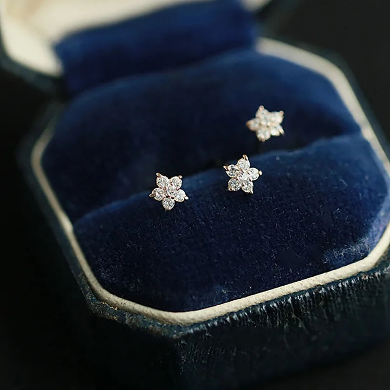 Pendientes Pentagrama Flor Pequeña Zirconia S925 Plata de Ley Elegante Populares Accesorios Femeninos Regalos Fiesta Todas las Ocasiones