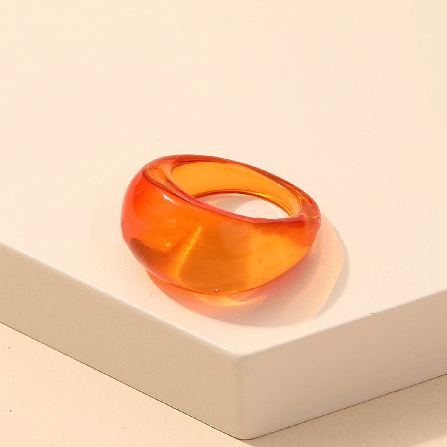 Neue koreanische bunte Acrylringe Vintage runde Ringe für Frauen Große Kpop-Fingerringe für Mädchen Punk-Harzringe Modeschmuck