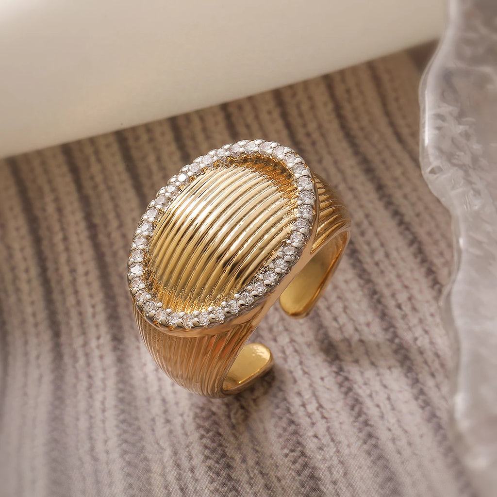 NEWBUY Luxuriöser AAA Zirkonia Pflaster-Setting Kupfer Hochzeitsschmuck Filigrane geometrische offene Ringe für elegante Frauen