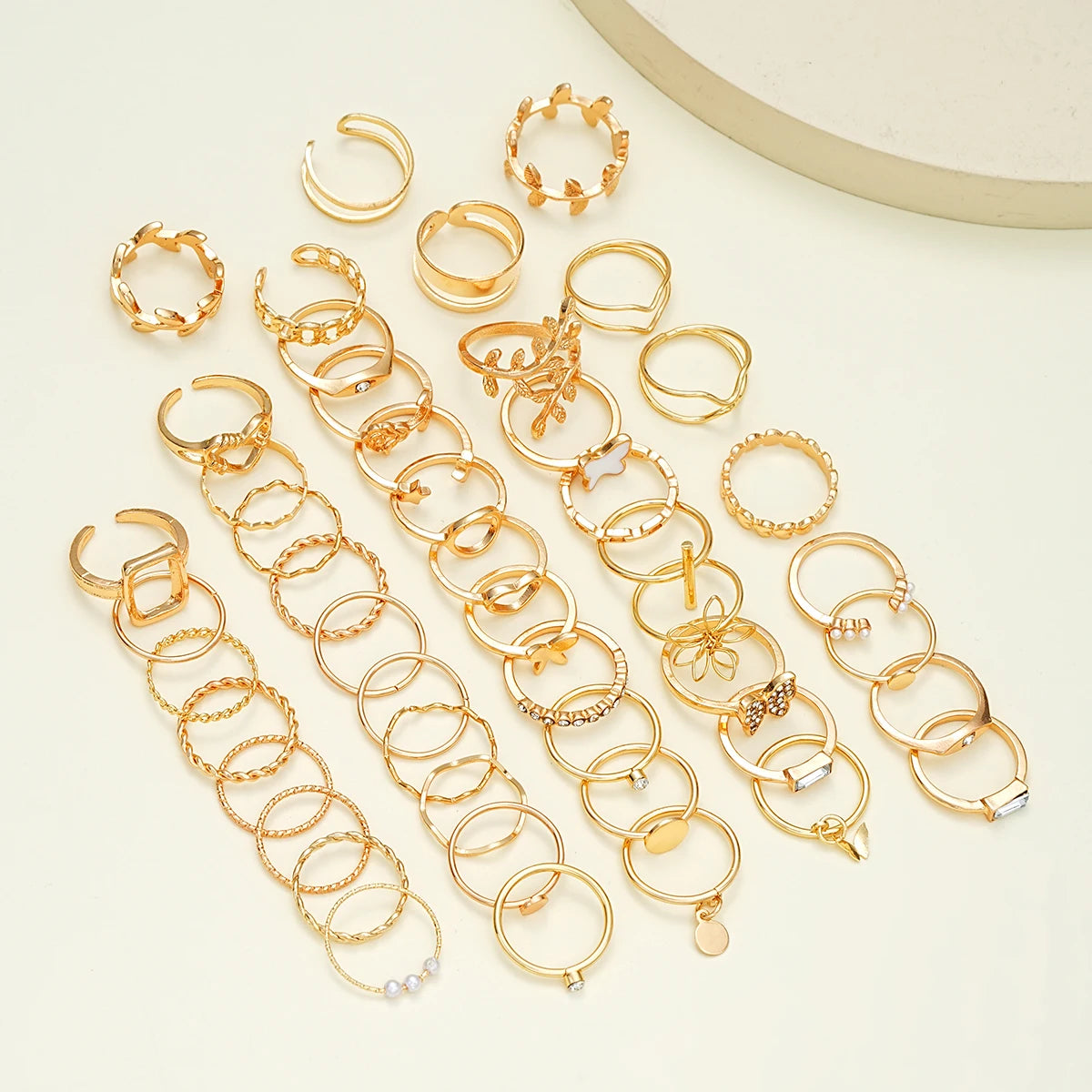 47 Teile/Set Vintage Goldfarbe Herzringe Set Für Damen Herren Hohl Schmetterling Perle Kristall Geometrische Ringe Trendiger Fingerschmuck