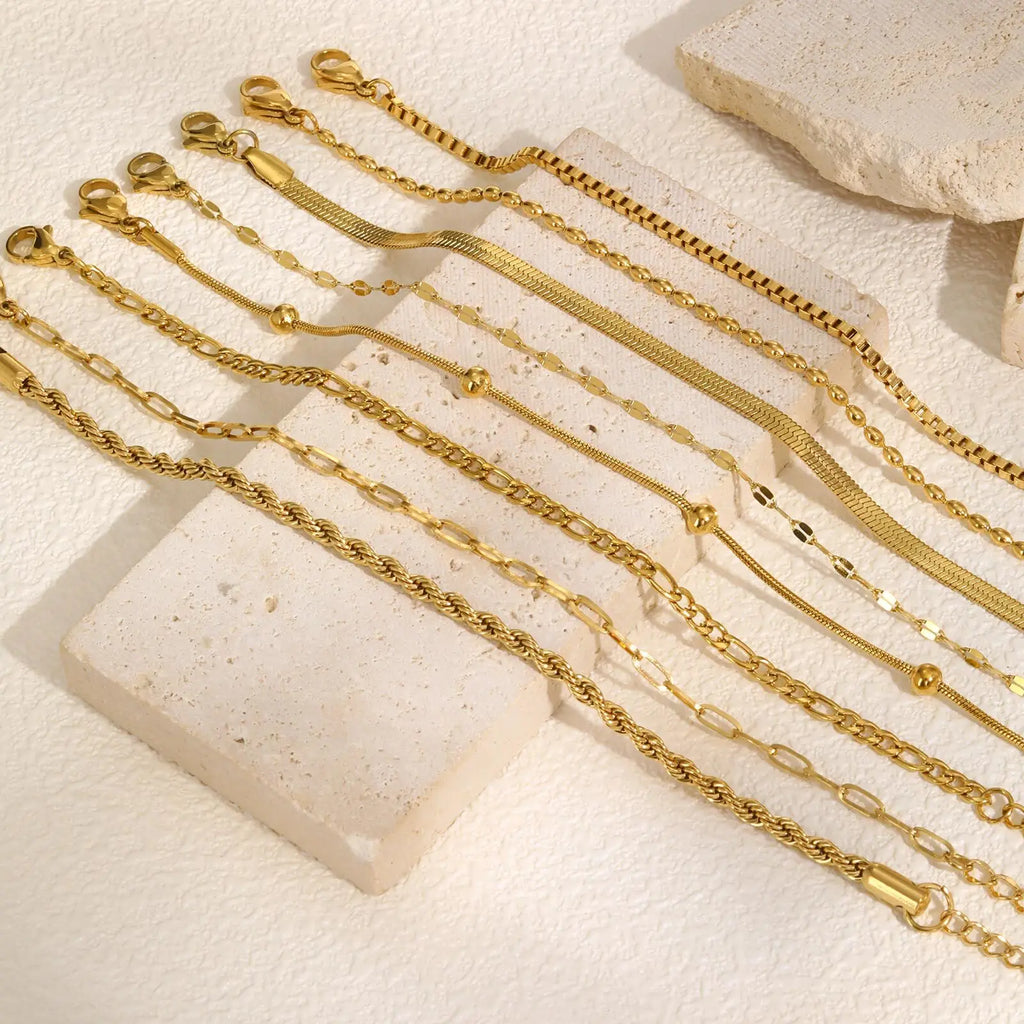 Nicht anlaufendes Edelstahlarmband vergoldet stapelbar für Damen, dünnes Fischgrätenkettenarmband wasserdichter Schmuck Geschenk