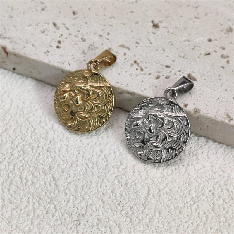 Colgantes de acero inoxidable chapados en oro de 18 quilates con diseño de cruz de rosa a la moda para mujer y hombre
