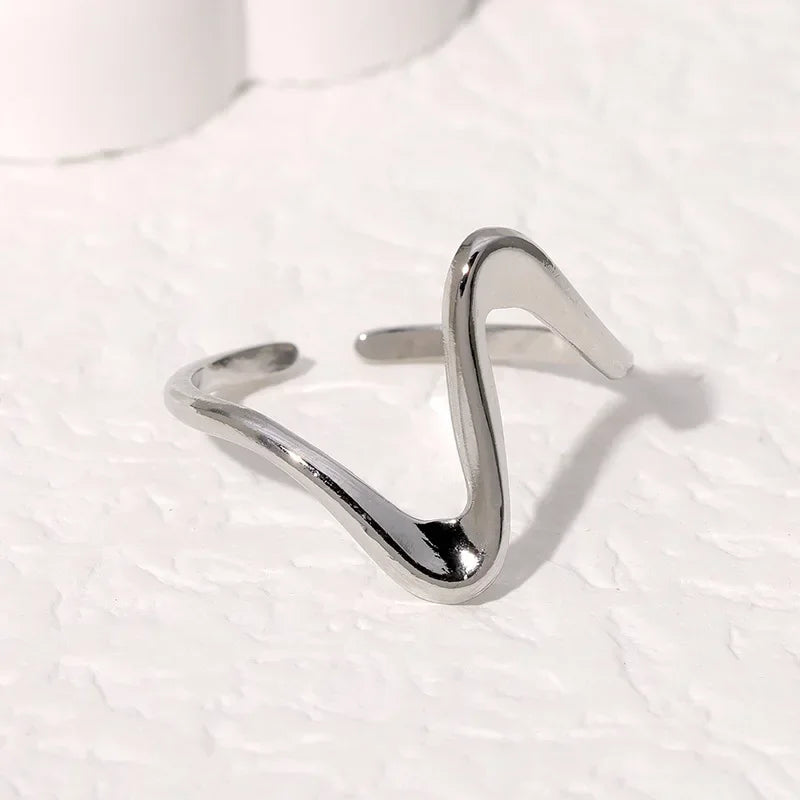 LATS Edelstahl Goldfarbene Ringe für Damen und Herren 2024 Farbecht Beliebte Party Personalisierte Überzogene Charms Schmuck Geschenke