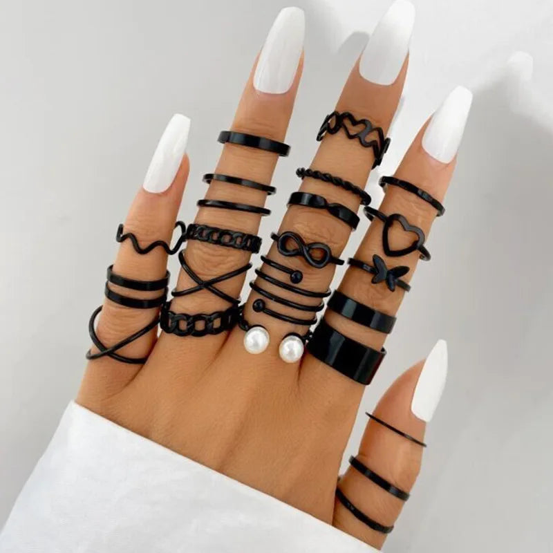 Vintage Irreguläres Ring-Set für Frauen Böhmische Goldfarbe Schmetterling Schlange Herz Geometrische Ringe Retro Boho Mode Schmuck Geschenk