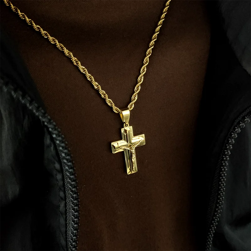 Nuevo Diseño 18K Chapado en Oro Impermeable Acero Inoxidable Colgante Cruz de Jesús Para Hombres Amuletos Religiosos