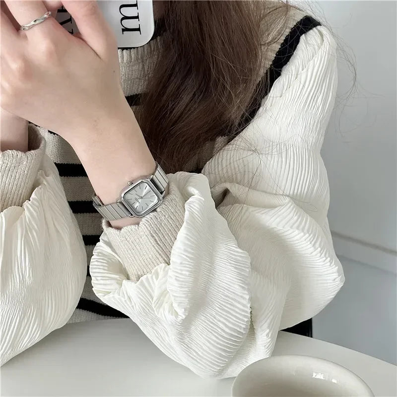 Nuevo Reloj de Pulsera de Cuarzo de Acero Cuadrado Retro Minimalista de Marca Nueva, Pequeño Dial, Temperamento, Reloj de Pulsera para Estudiante Femenina, Dropshipping