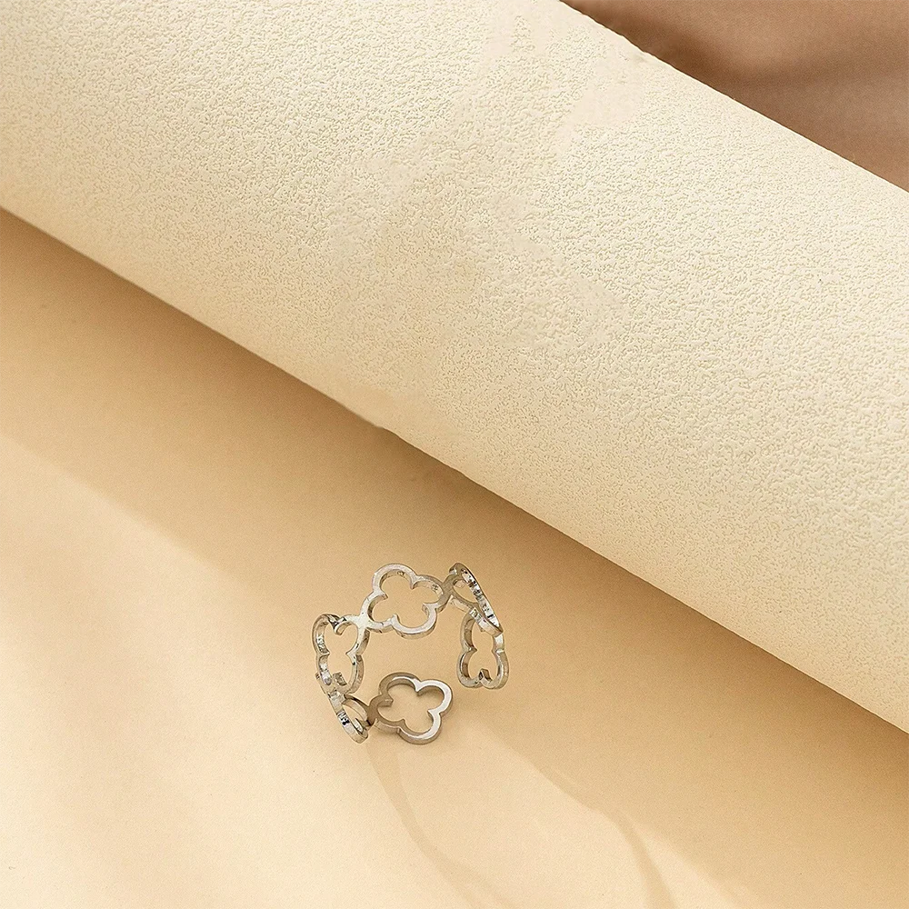 DOTIF Edelstahl Glücklicher Hohler Vierblättriger Kleeblattring Weibliche Mode Einfacher Öffnungsverstellbarer Fingerschmuck Partygeschenke