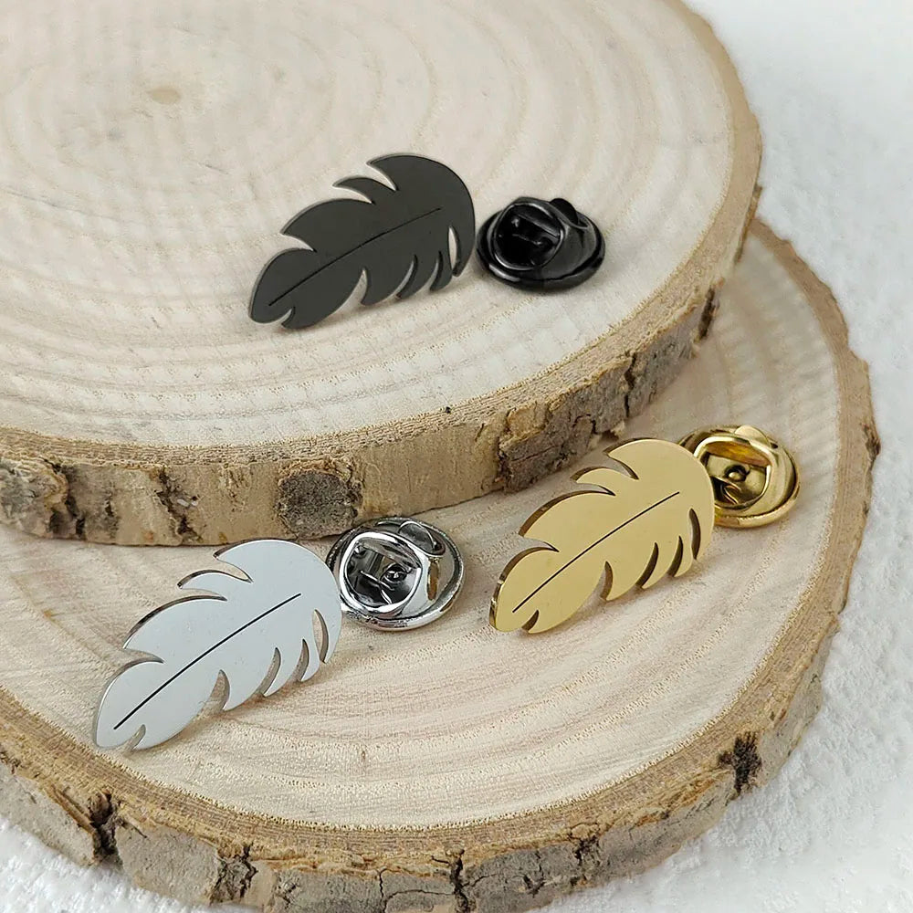 New punk feather hollow stainless steel gold-plated badge, suit lapel pin waterproof black, men's brooch set