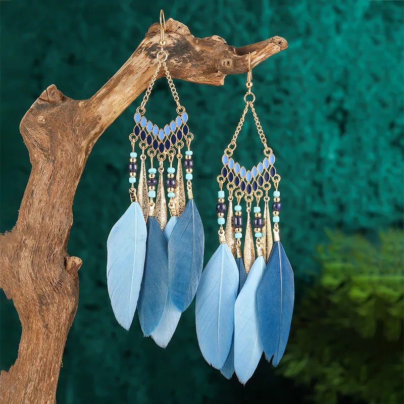 Neue ethnische Feder-Hängeohrringe für Frauen, böhmische lange Quasten-Perlen-Ohrringe, Mode-Party-Schmuck-Accessoires für Mädchen