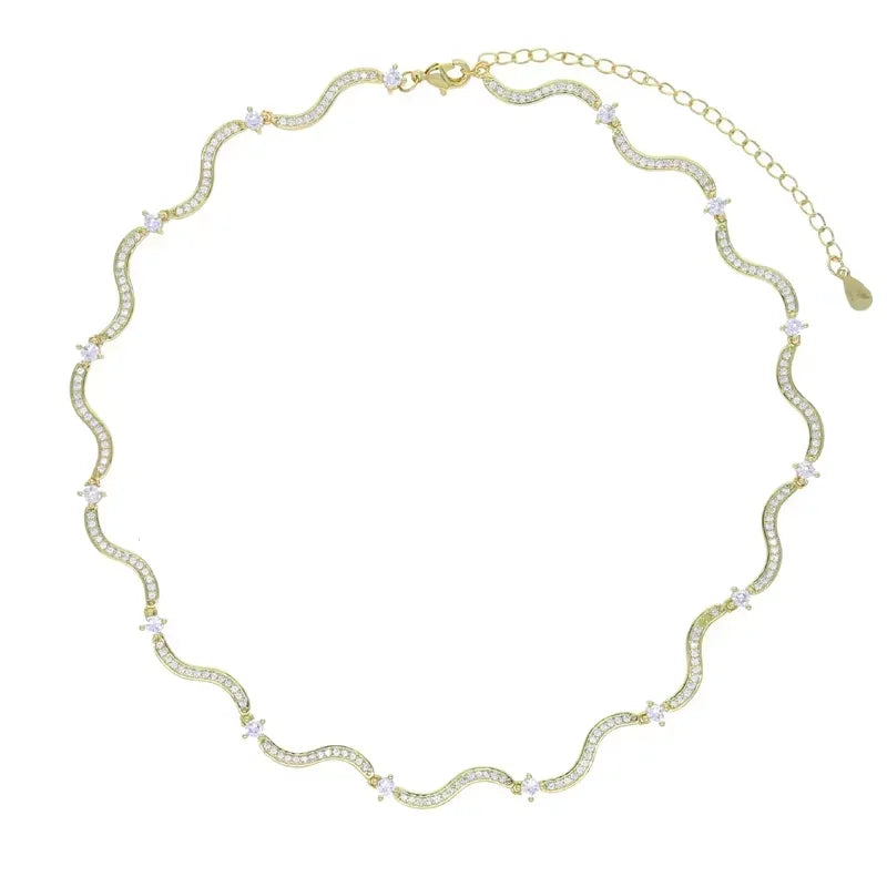 Modisches Damen-Schmuckset mit Wellenband-Armreif, Ring, Ohrringen und Halskette mit 5A Zirkonia CZ in Micro-Pavé-Fassung