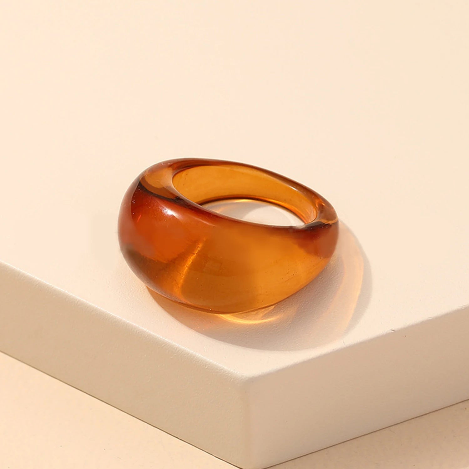 Neue koreanische bunte Acrylringe Vintage runde Ringe für Frauen Große Kpop-Fingerringe für Mädchen Punk-Harzringe Modeschmuck