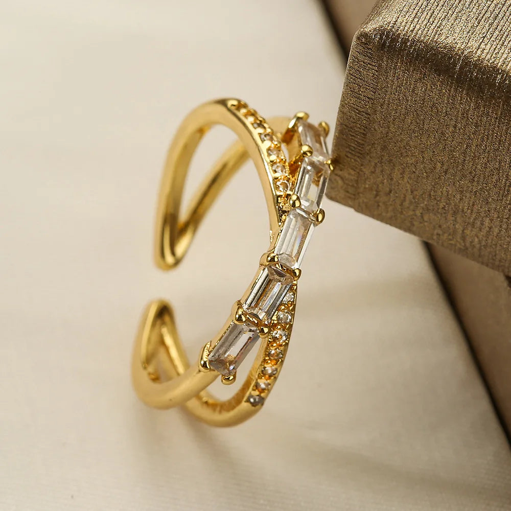 NEWBUY Trendiger Goldfarben Kupfer Geometrischer Schmuck Luxuriöser AAA Zirkonia Ehering Für Elegante Frauen Verlobungsgeschenk
