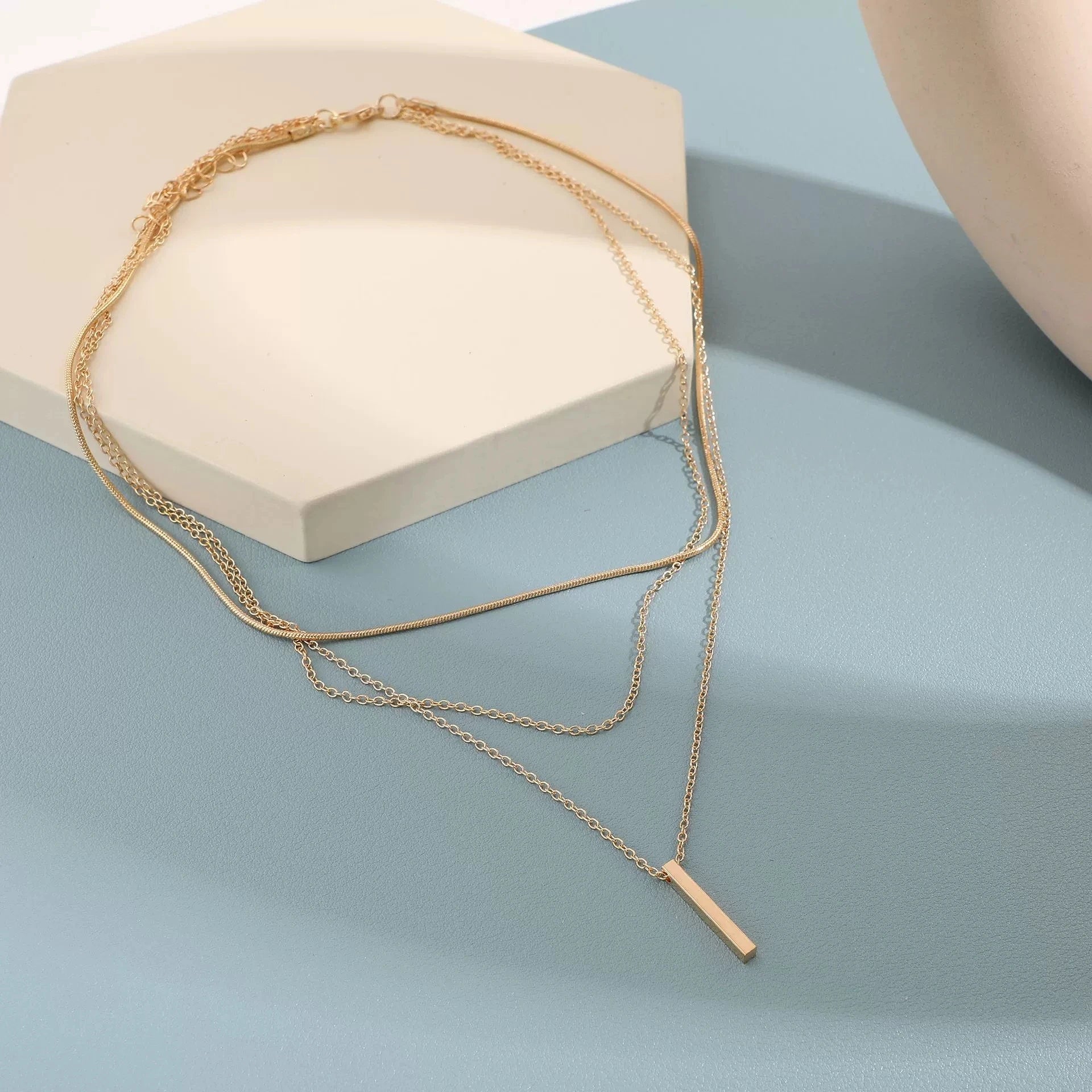 Mode Mehrschichtige Metallbarren-Anhänger Halskette für Frauen Täglicher Gebrauch Goldfarbene Rechteckige Schlüsselbeinkette Collier Schmuck