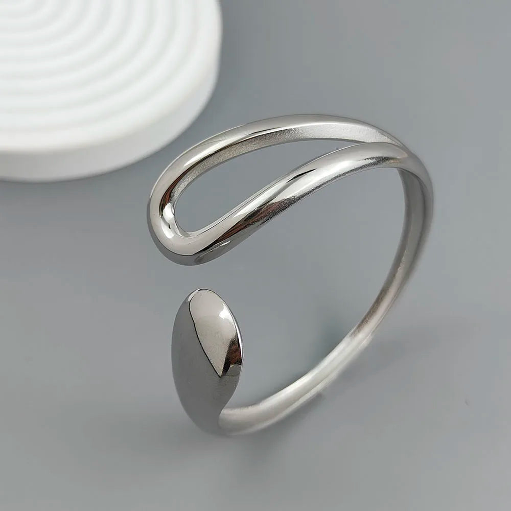 Neues Wassertropfen-Armband aus hohlem Edelstahl, 18K vergoldet, hochwertiger wasserdichter Silberschmuck, Geschenk für Paare