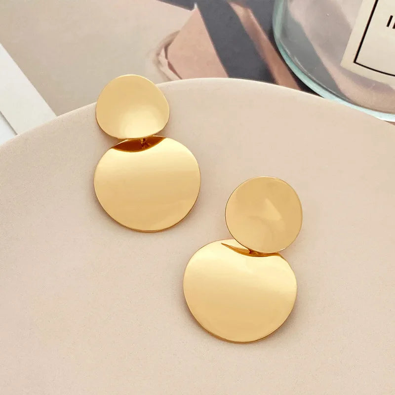 Minimalismus Persönlichkeit Metall Ohrhänger für Frauen Blatt Rund Wassertropfen Schmetterling Twist Metall Ohrringe Geometrie Schmuck