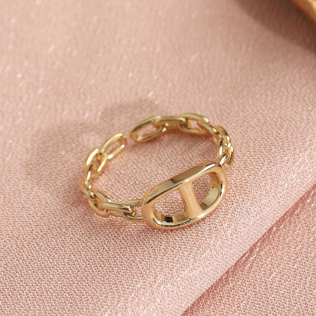 Modischer Sternen-Vollbohrer-Kettenanhänger-Ring für Frauen Vielseitiges Luxus-Design Ringfinger-Accessoire Kupfermaterial