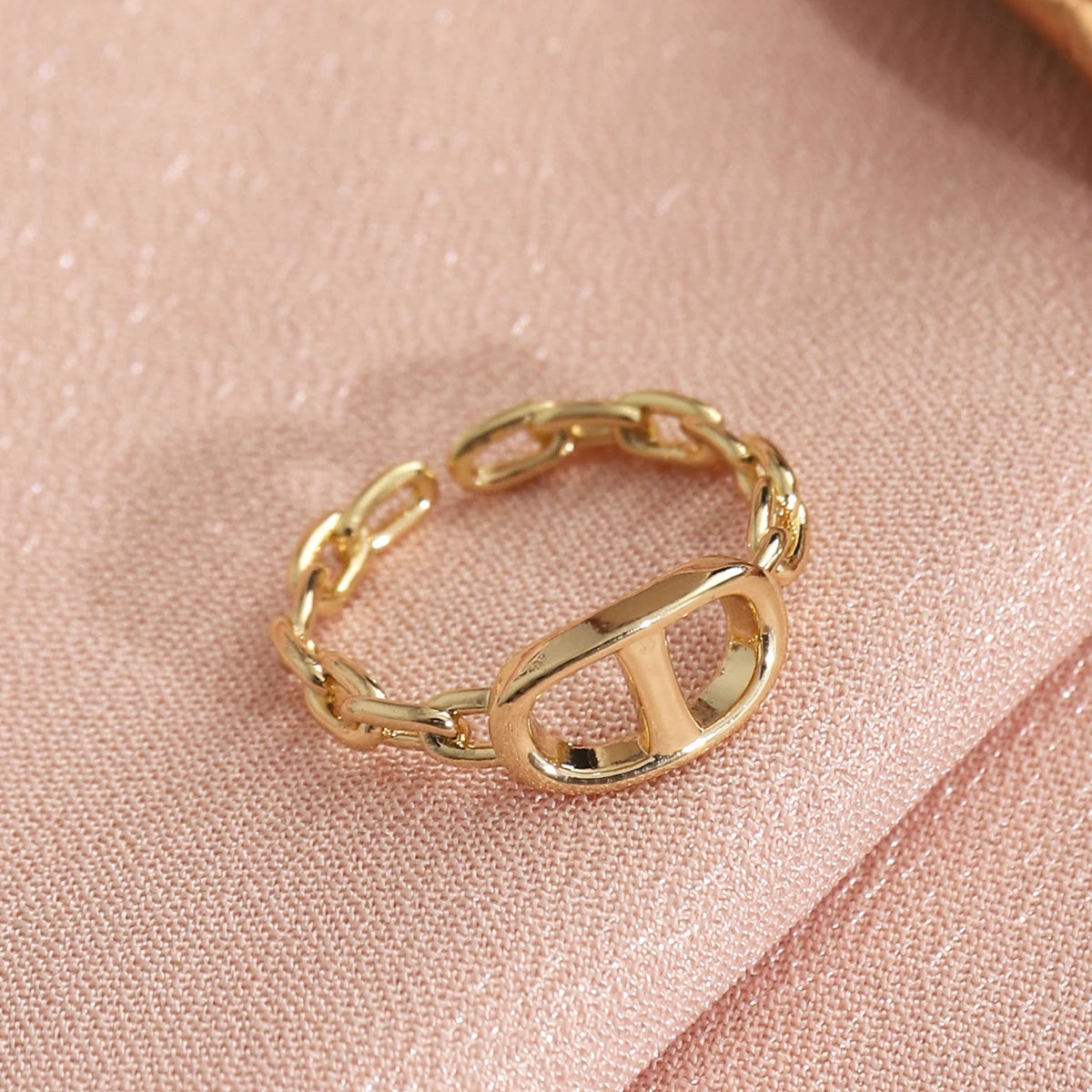 Modischer Sternen-Vollbohrer-Kettenanhänger-Ring für Frauen Vielseitiges Luxus-Design Ringfinger-Accessoire Kupfermaterial