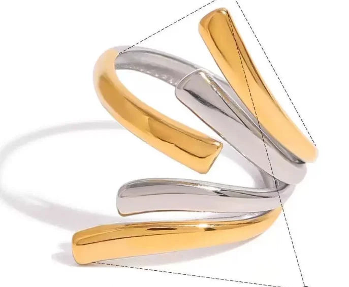Großhandel High-End wasserdicht dreidimensionaler M-Buchstabe hohler Edelstahl Fingerring trendig für Damen personalisierbarer Schmuck