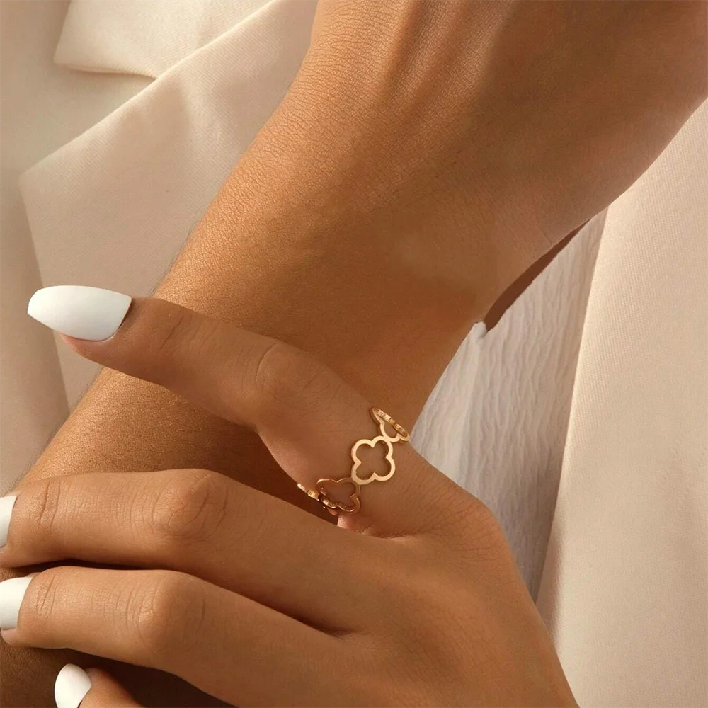 DOTIF Edelstahl Glücklicher Hohler Vierblättriger Kleeblattring Weibliche Mode Einfacher Öffnungsverstellbarer Fingerschmuck Partygeschenke