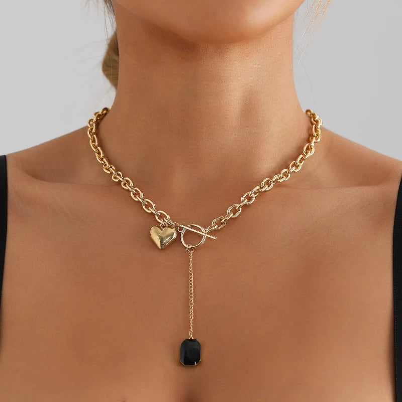 Europa und die Vereinigten Staaten Metallkette Fransen Herz Anhänger Halsband OT Schnalle Kreative Einfache Mode Halskette Damen