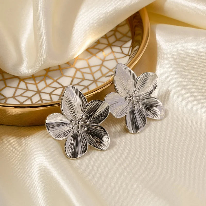 Vintage goldfarbene Blumen-Ohrstecker für Damen, einfache geometrische Statement-Ohrringe, Party-Geschenke, серьги женские