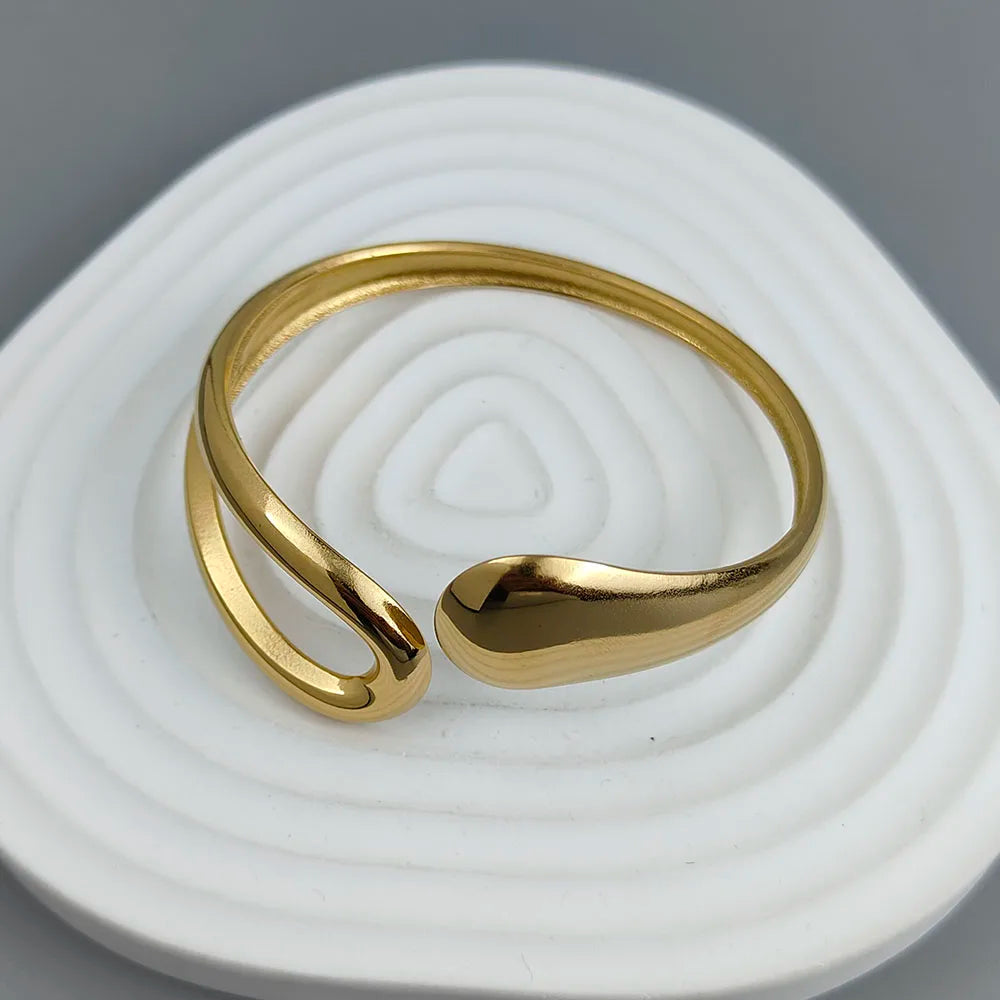 Neues Wassertropfen-Armband aus hohlem Edelstahl, 18K vergoldet, hochwertiger wasserdichter Silberschmuck, Geschenk für Paare