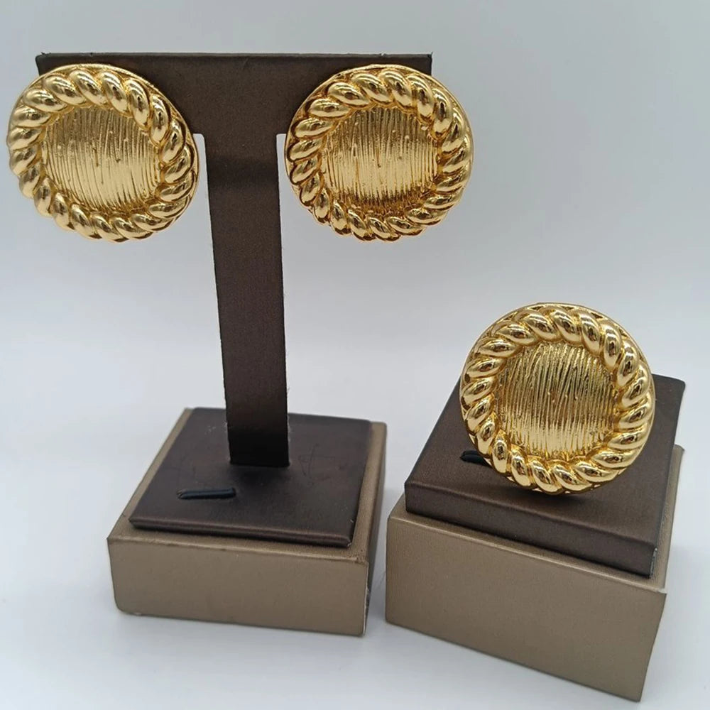 Dubai Vergoldeter Schmuckset für Damen, neues Design, Ohrringe und Ring-Set für afrikanische Ohrclips und Fingerring-Verlobungsset