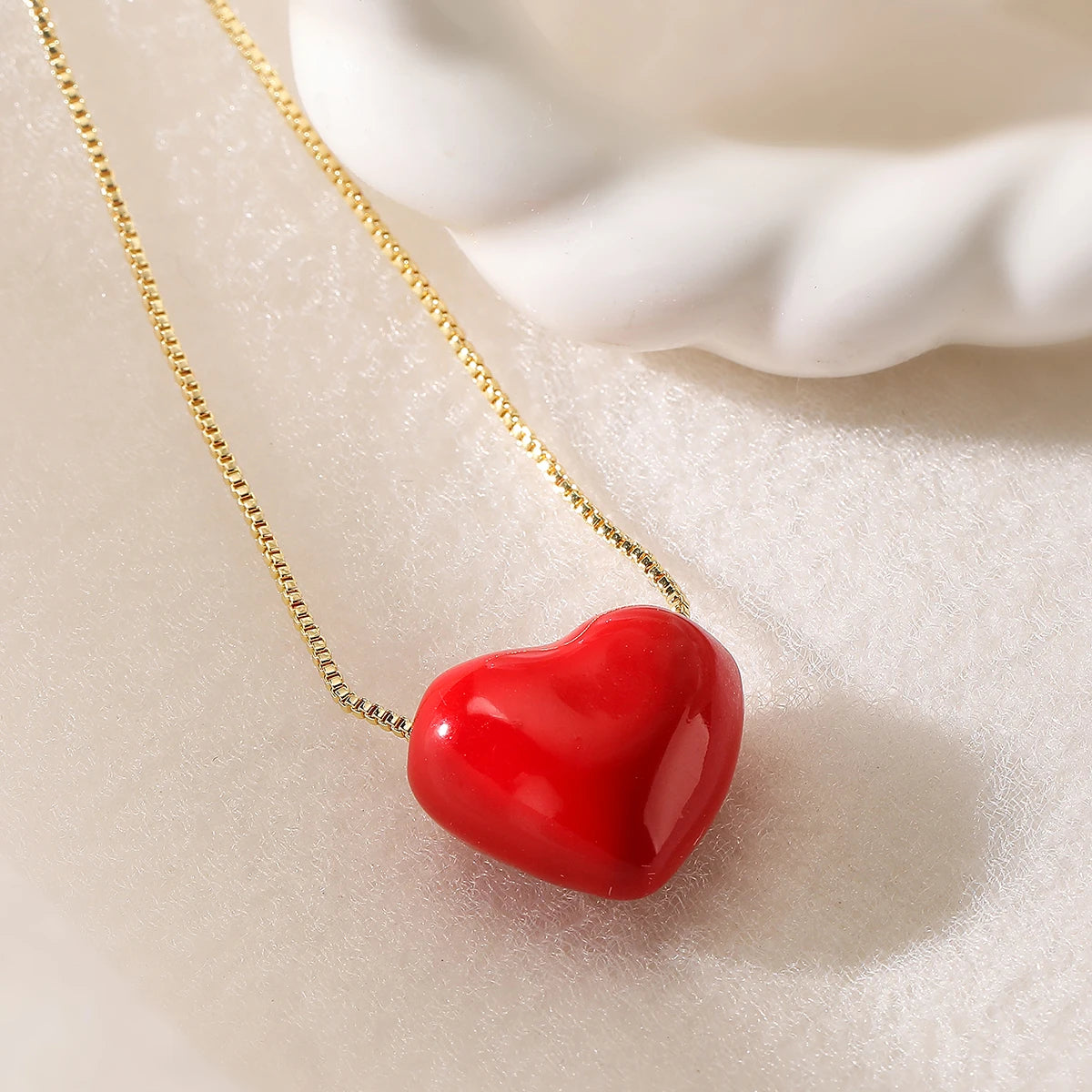 NEWBUY Hot Sale Red Oil Dripping Heart Pendant Necklaces For Women