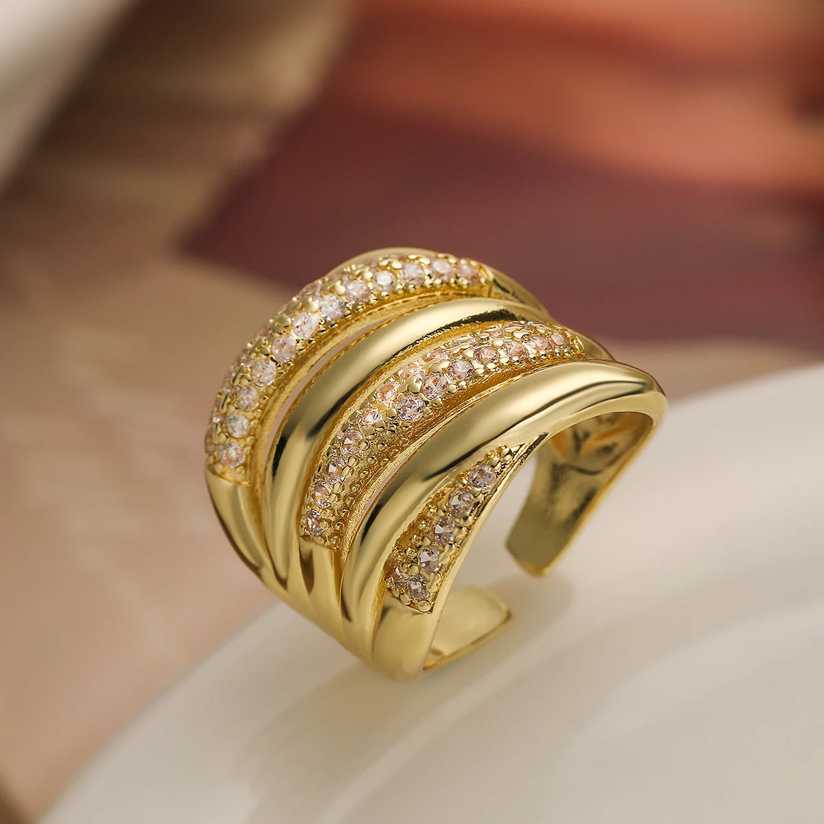 NEWBUY Luxus AAA Zirkonia Pave-Fassung Kupfer Schmuck Trendige Goldfarbe Trauringe für Frauen