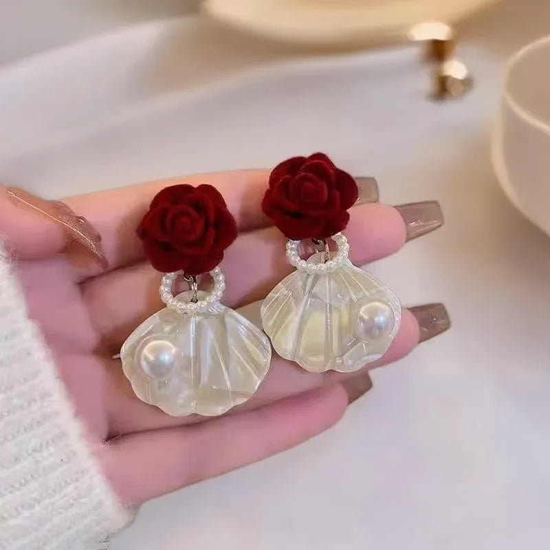 Fashion Einzigartige Glänzende Muschel Blumen Anhänger Ohrringe für Frauen Temperament Perlenohrringe Süßes Design Hochzeitsgeschenke