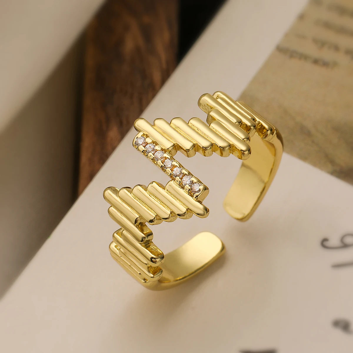 NEWBUY Luxus AAA Zirkonia Inlay Kupfer Hochzeitsschmuck Goldfarbe Statement Geometrische Form Offene Designringe Für Frauen