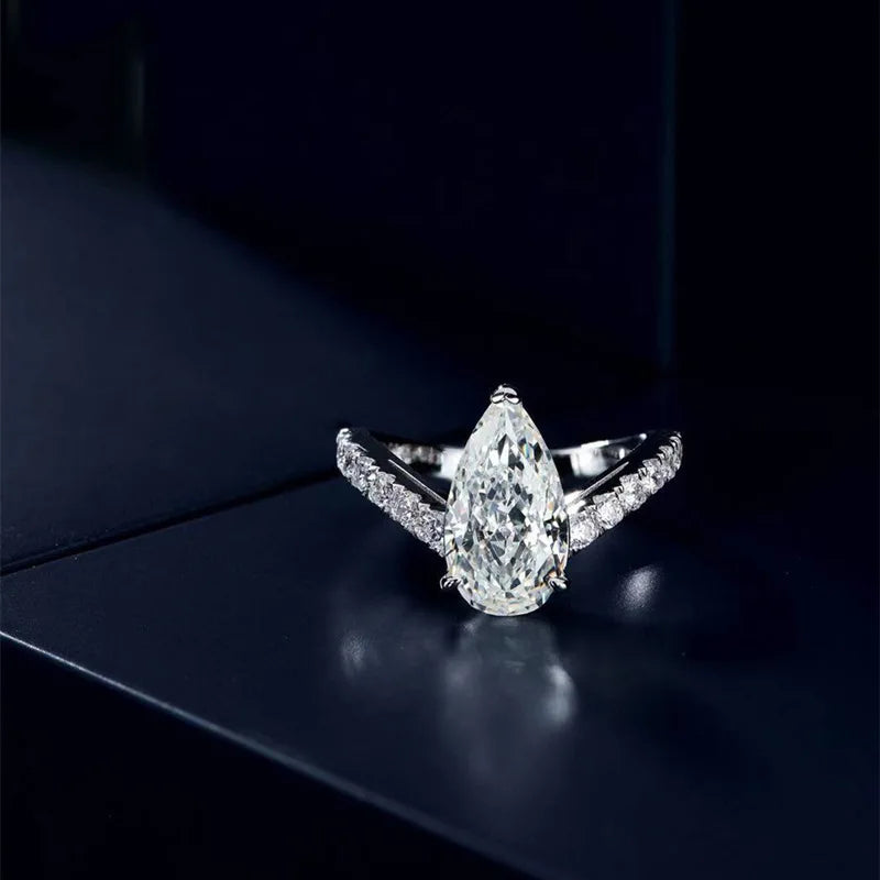 925 Sterling Silber Neuer leichter Luxus Wassertropfen Würfel Zirkonia Ring Verlobung Personalisiertes Mode Kristall Party Schmuck Geschenk