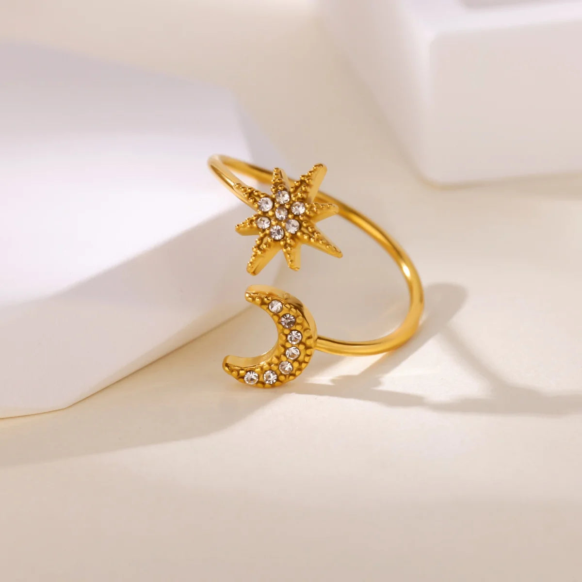 Anillos de Monedas de la Diosa Arethusa de la Antigua Grecia Vintage para Mujeres Imitación Perla Zircon Luna Anillo de Acero Inoxidable Joyería de Moda